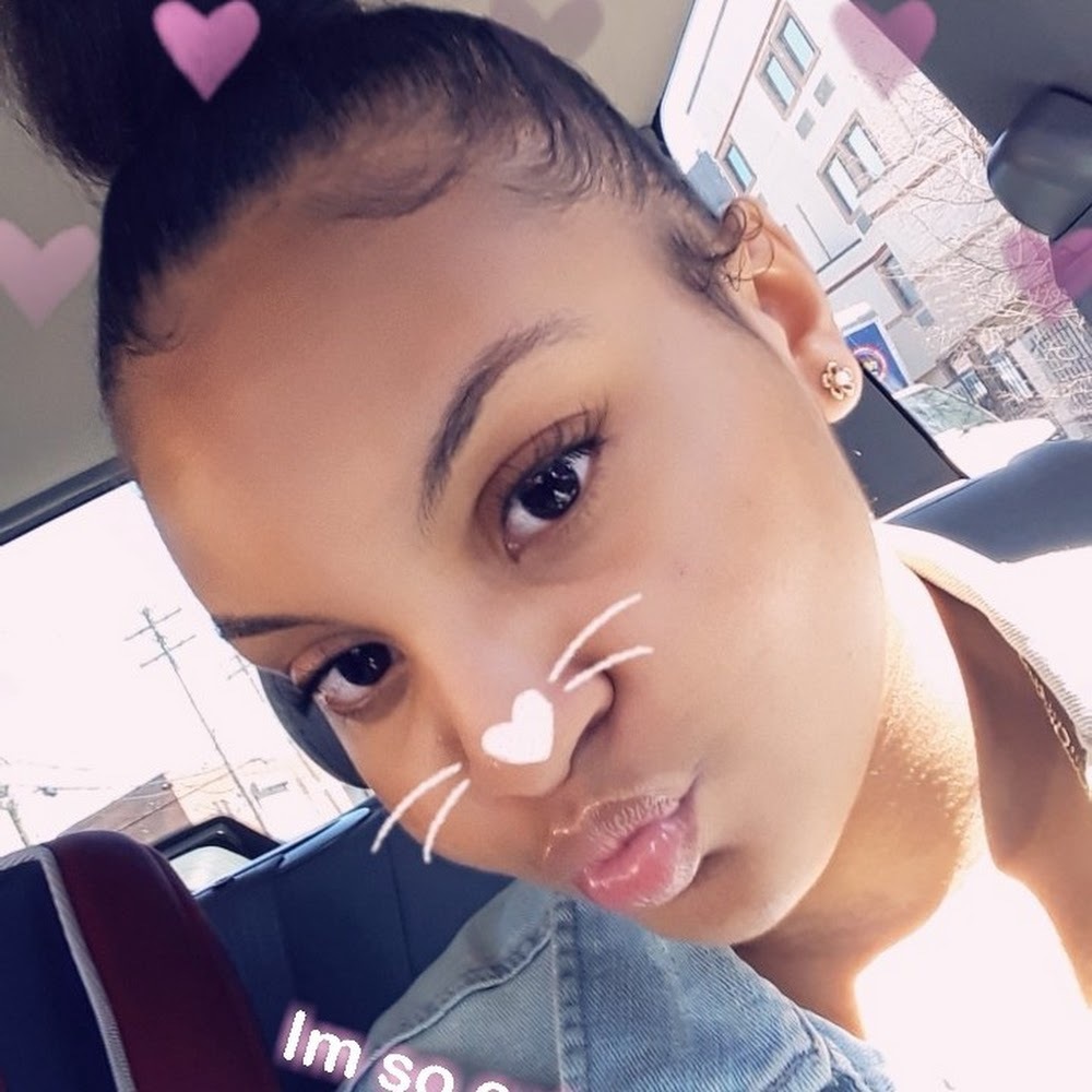 Meet your Posher, Damiya